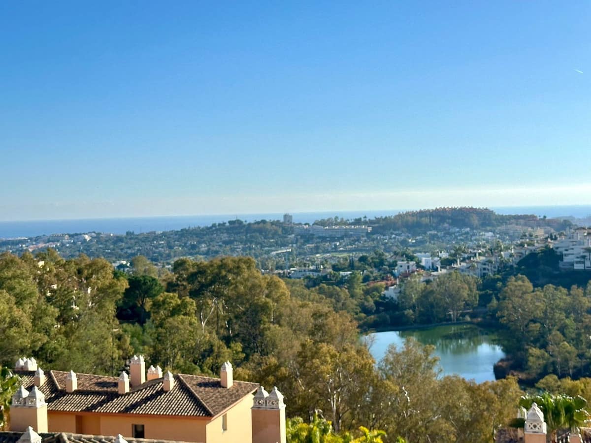 Penthouse met 2 slaapkamers in Nueva Andalucía in Nueva Andalucía - foto 11