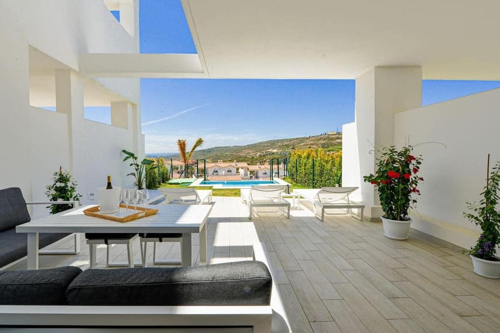 Drie-slaapkamerwoning in Manilva met panoramisch zeezicht in Manilva - foto 3