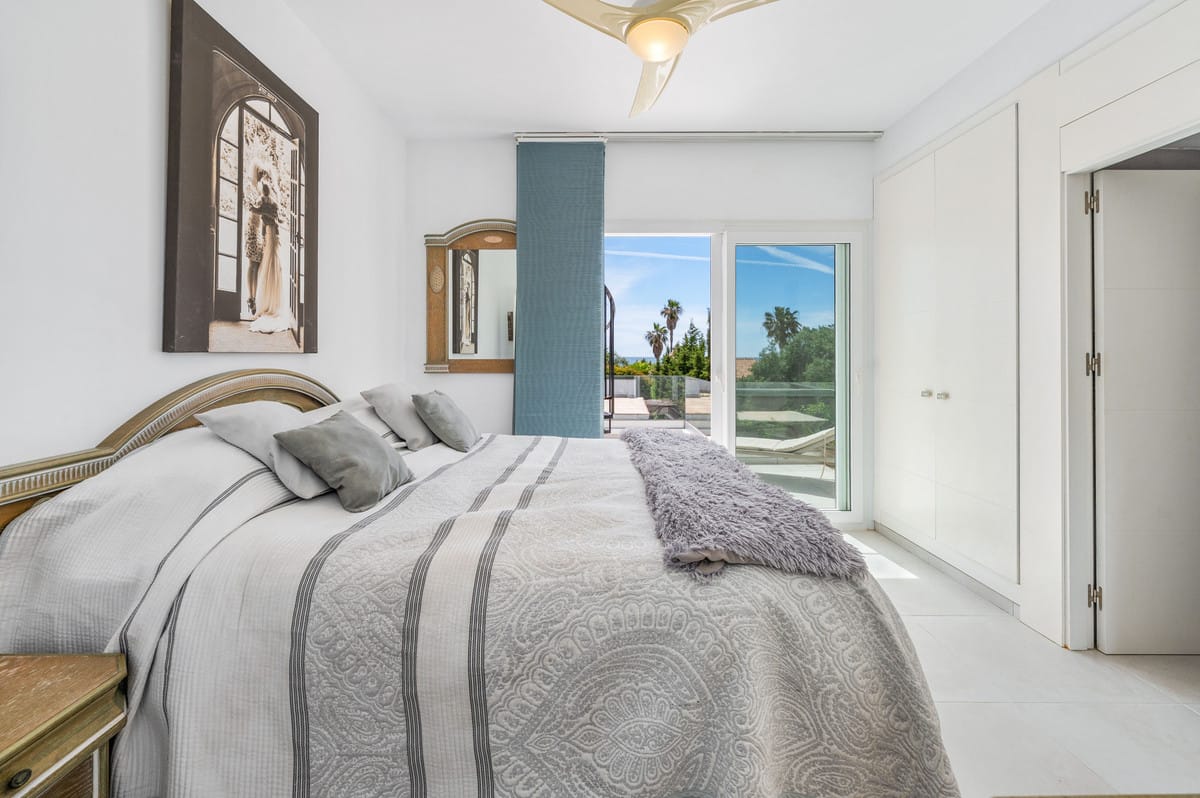 Moderne 3-slaapkamer villa in Estepona op loopafstand van het strand in Estepona - foto 11