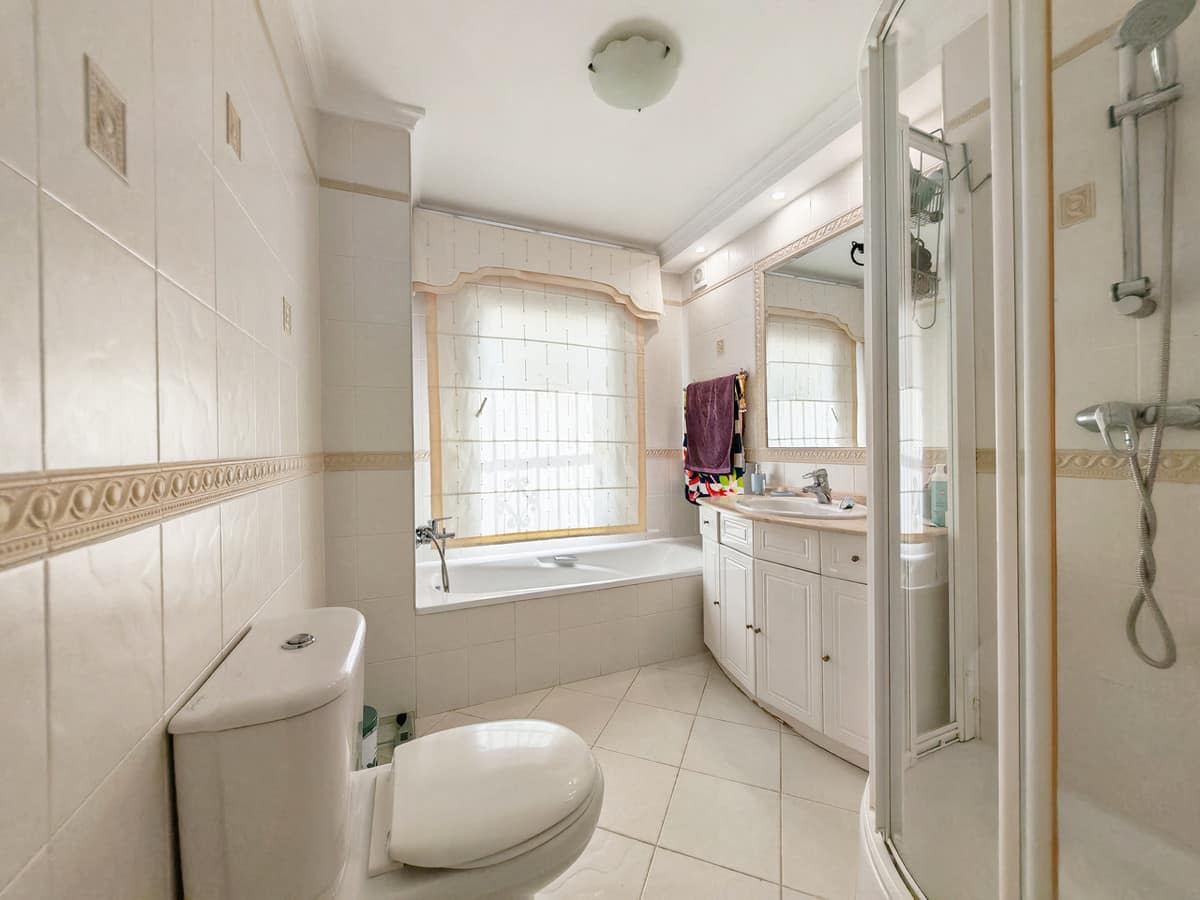 Villa met 5 slaapkamers te koop in Benalmádena in Benalmadena - foto 15