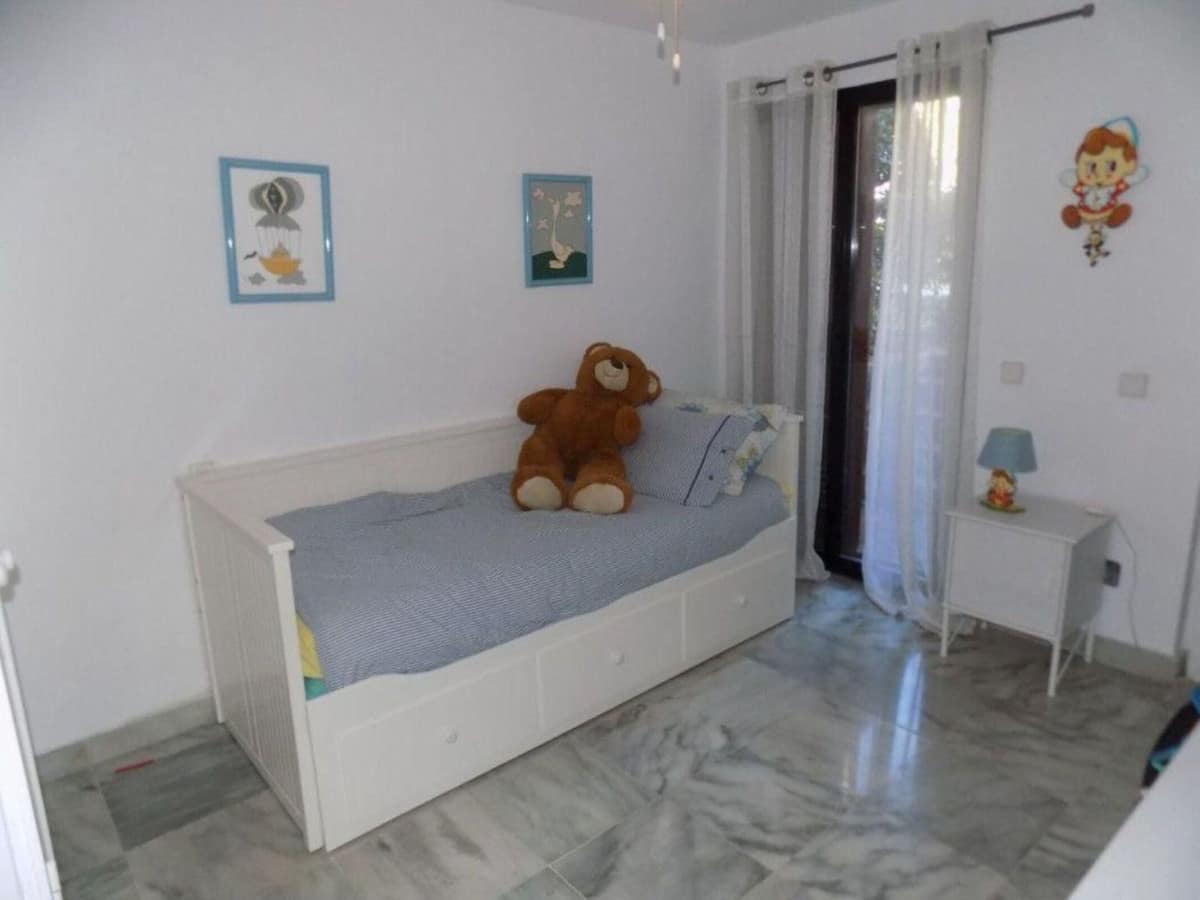 Huis met 3 slaapkamers in Estepona in Estepona - foto 8