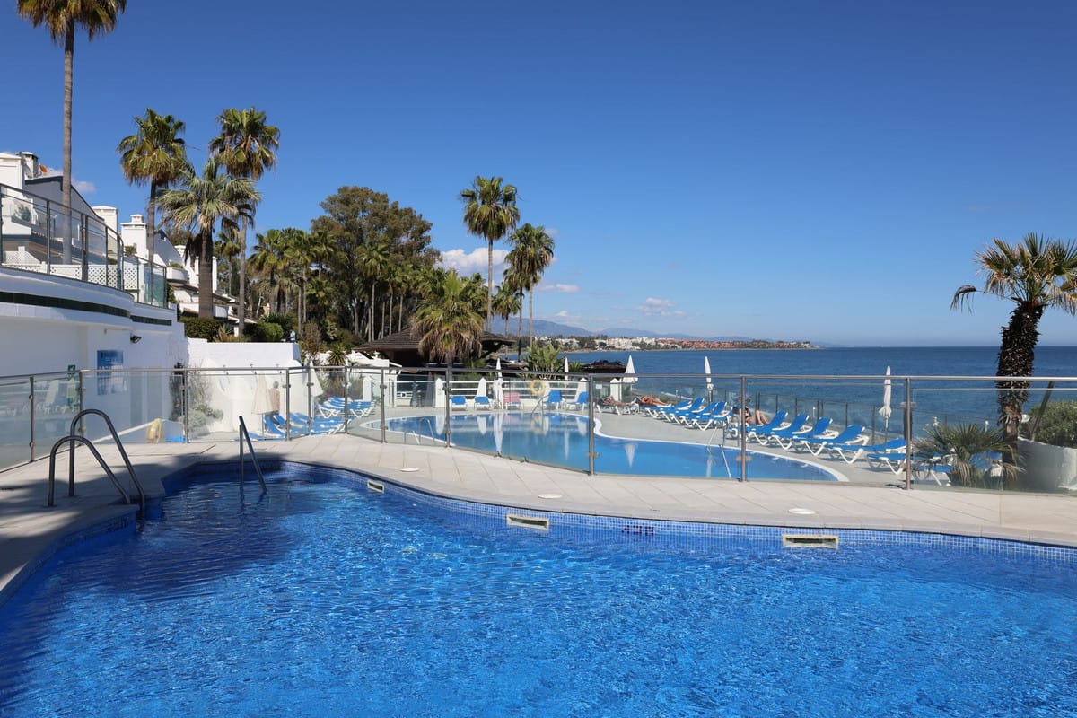 5 slaapkamers, 3 badkamers – Stadswoning in Dominion Beach, Estepona in Estepona - foto 8
