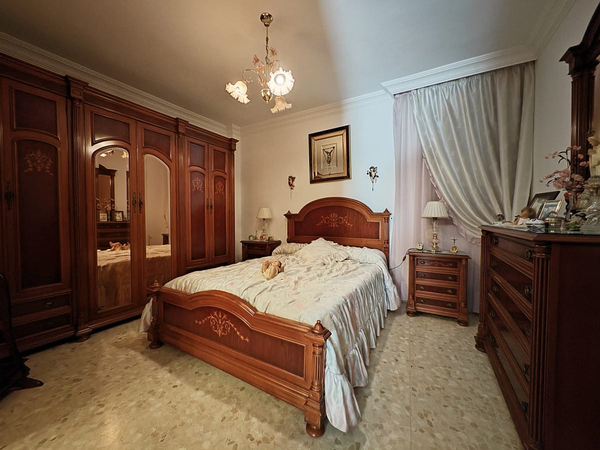 Stadswoning met 5 slaapkamers in Estepona te koop in Estepona - foto 12