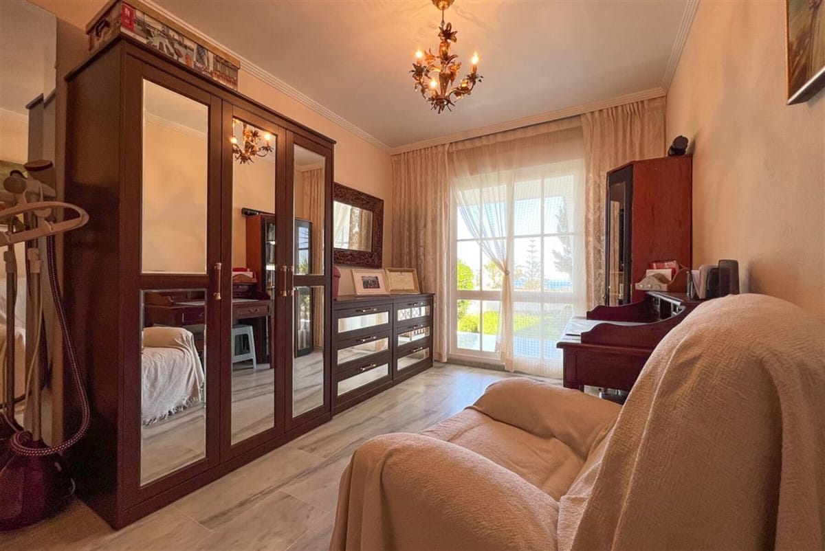 Stadswoning met 4 slaapkamers in Calahonda in Calahonda - foto 14