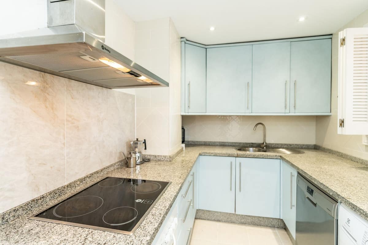 Ruim 1-slaapkamer appartement met zeezicht – Elviria, Marbella in Elviria - foto 3