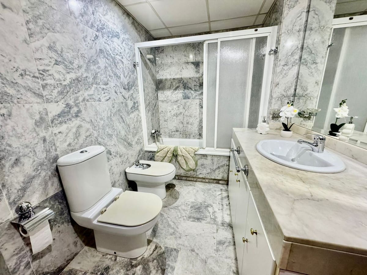 Penthouse met groot terras en open uitzicht in Las Lagunas — 1 slaapkamer in Las Lagunas - foto 10