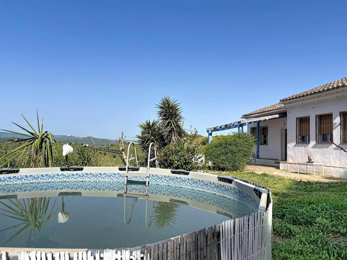 Finca met 4 slaapkamers in Canillas de Aceituno in Canillas de Aceituno - foto 3