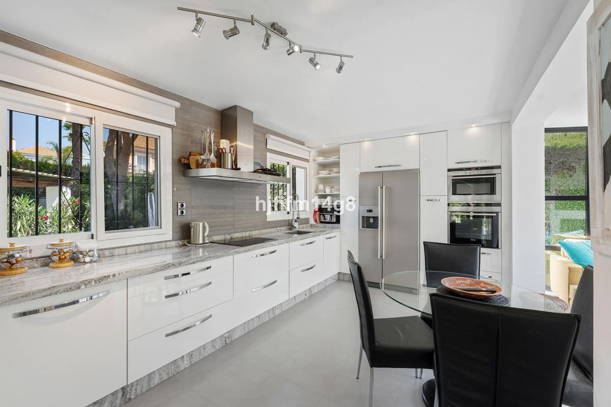 5-slaapkamer villa in Nueva Andalucía in Nueva Andalucía - foto 11