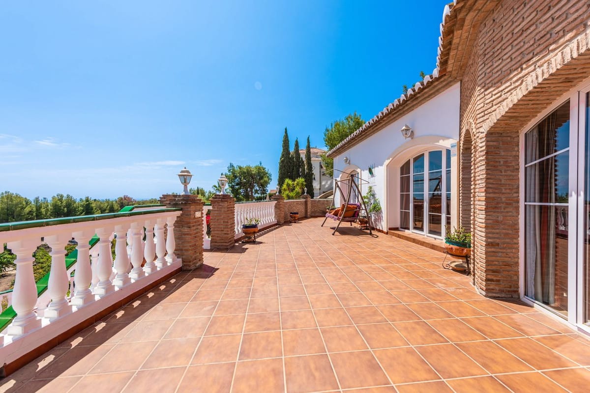 Prachtige villa met 5 slaapkamers en aparte woning in Cortijos San Rafael, Nerja in Nerja - foto 17