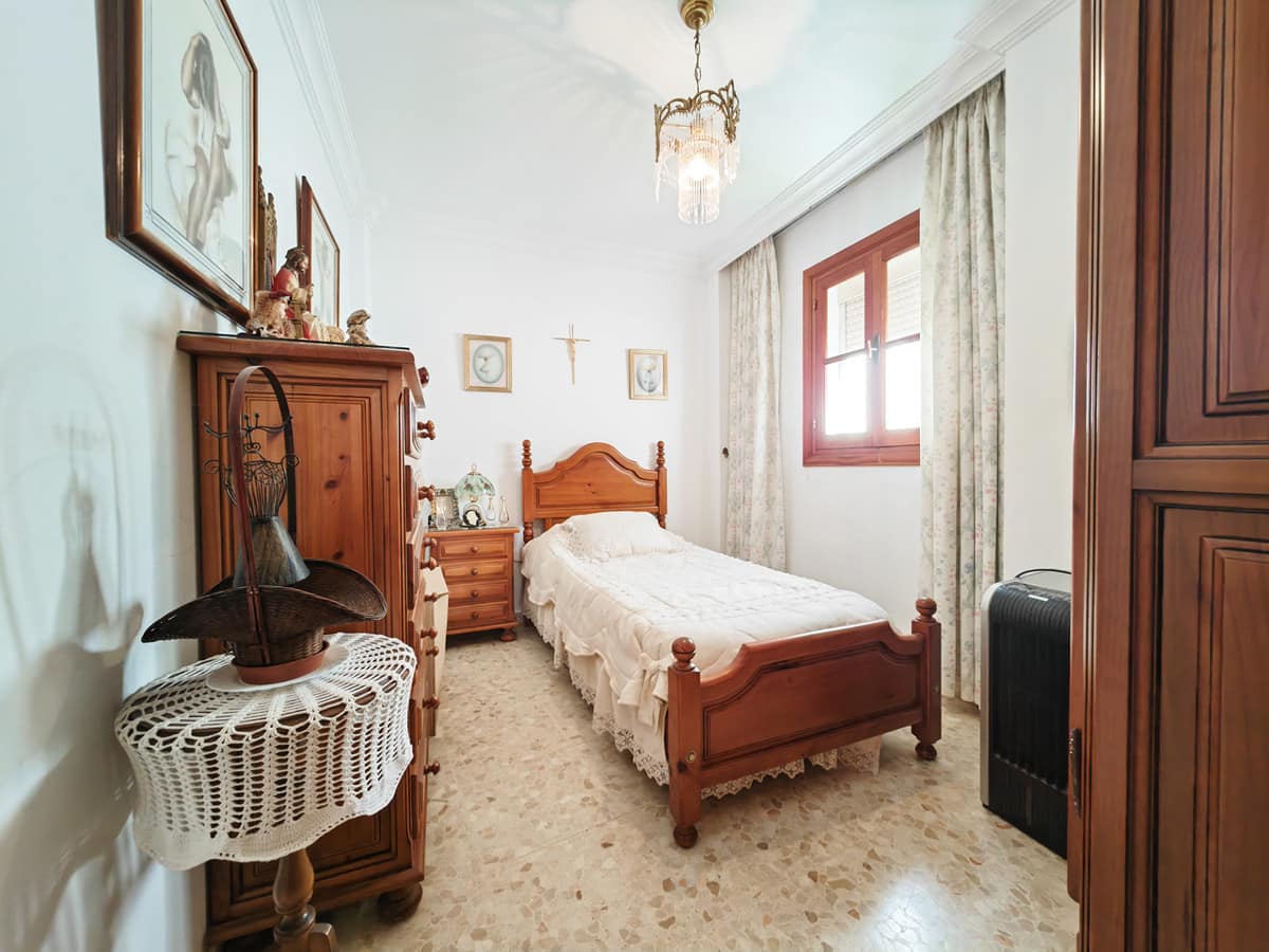 Stadswoning met 5 slaapkamers in Estepona te koop in Estepona - foto 14