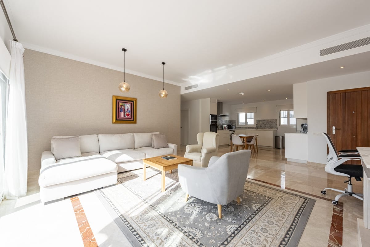 2 bedroom Apartment in Benahavís in Benahavís - foto 7