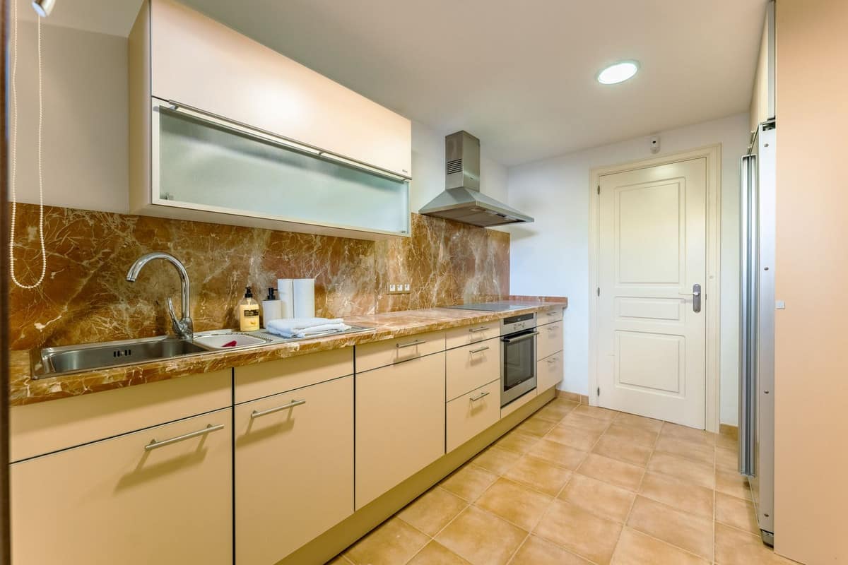 Drie-slaapkamer stadswoning in El Paraiso in El Paraiso - foto 11