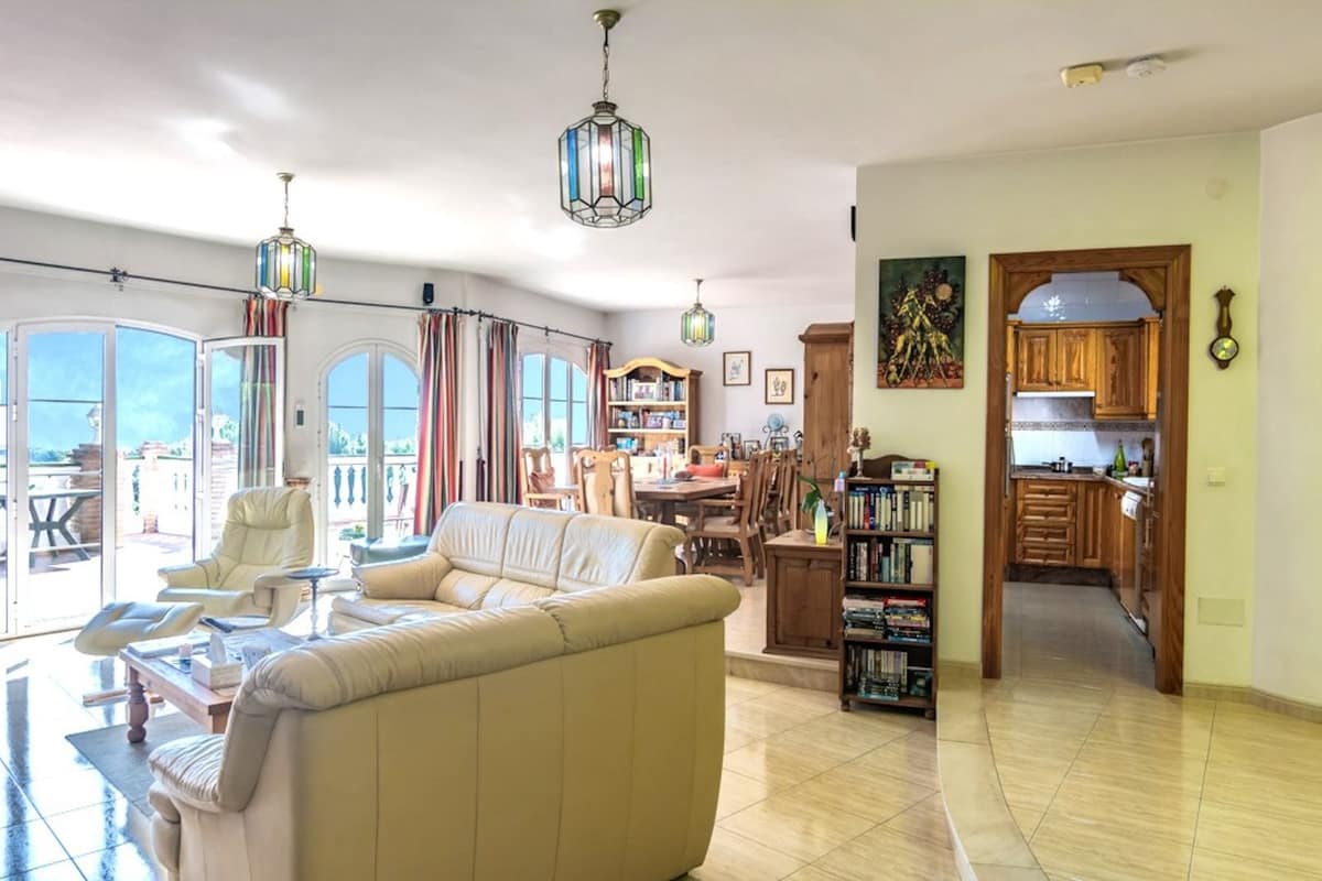 Prachtige villa met 5 slaapkamers en aparte woning in Cortijos San Rafael, Nerja in Nerja - foto 4