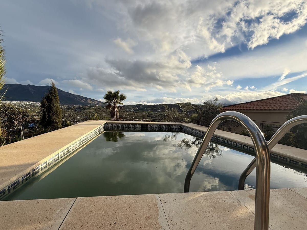 Drie-slaapkamer huis in Coín in Coín - foto 4