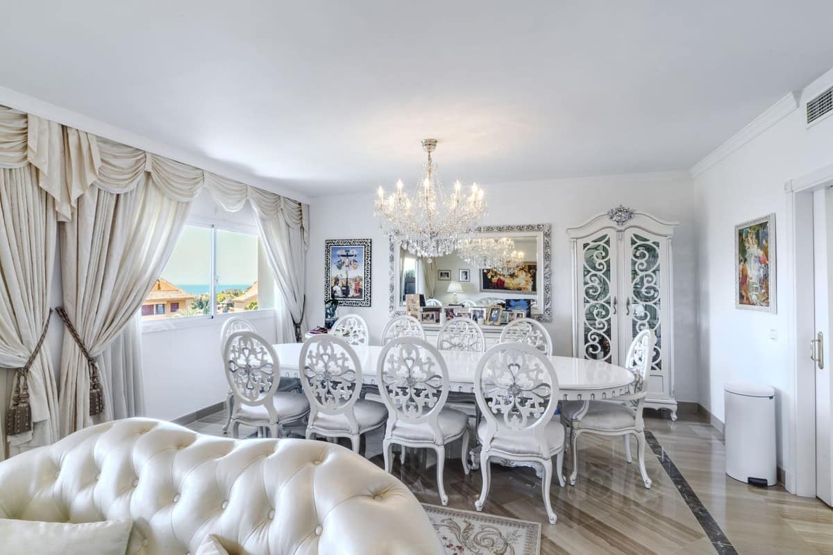 Luxueus duplex penthouse met 3 slaapkamers in Bahía de Marbella in Bahía de Marbella - foto 15