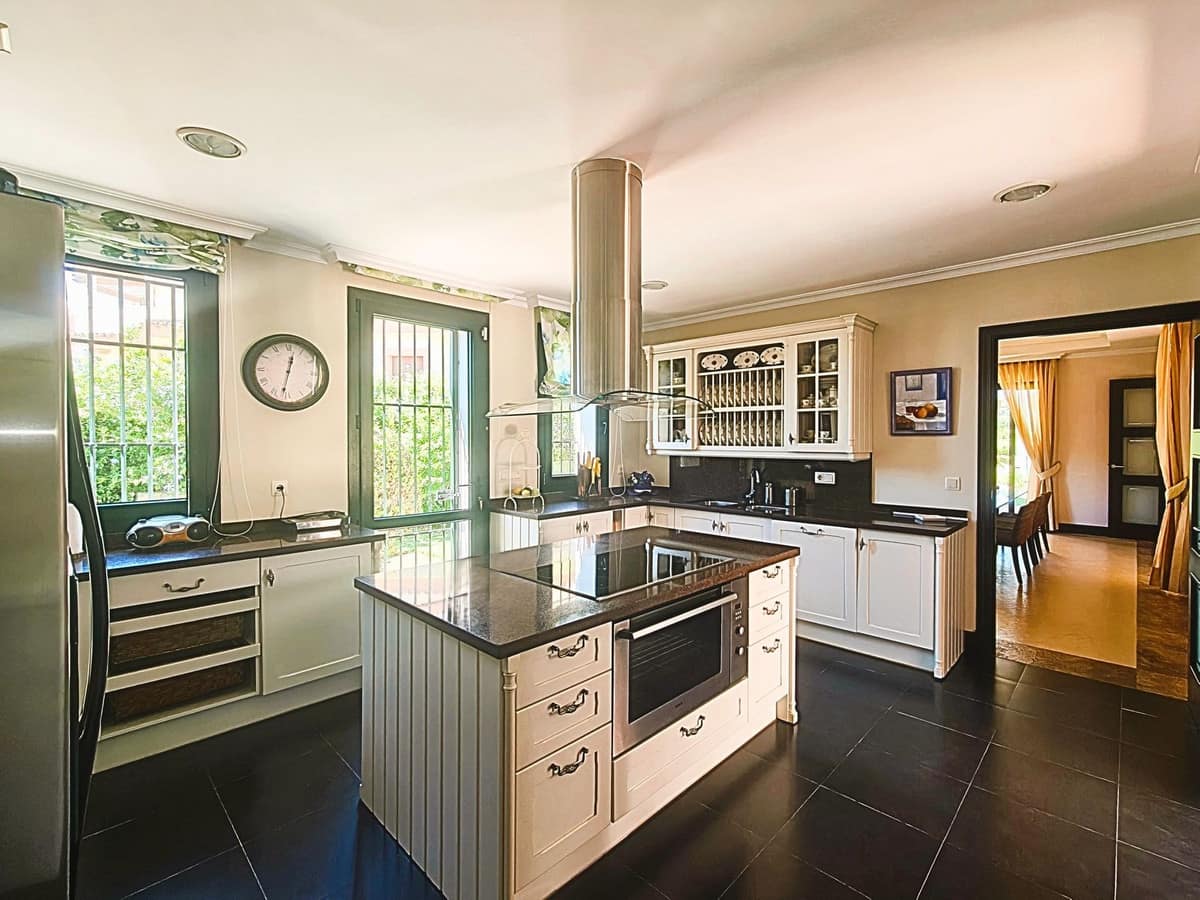 7-slaapkamer villa aan Frontline Golf in San Roque Club in San Roque Club - foto 11