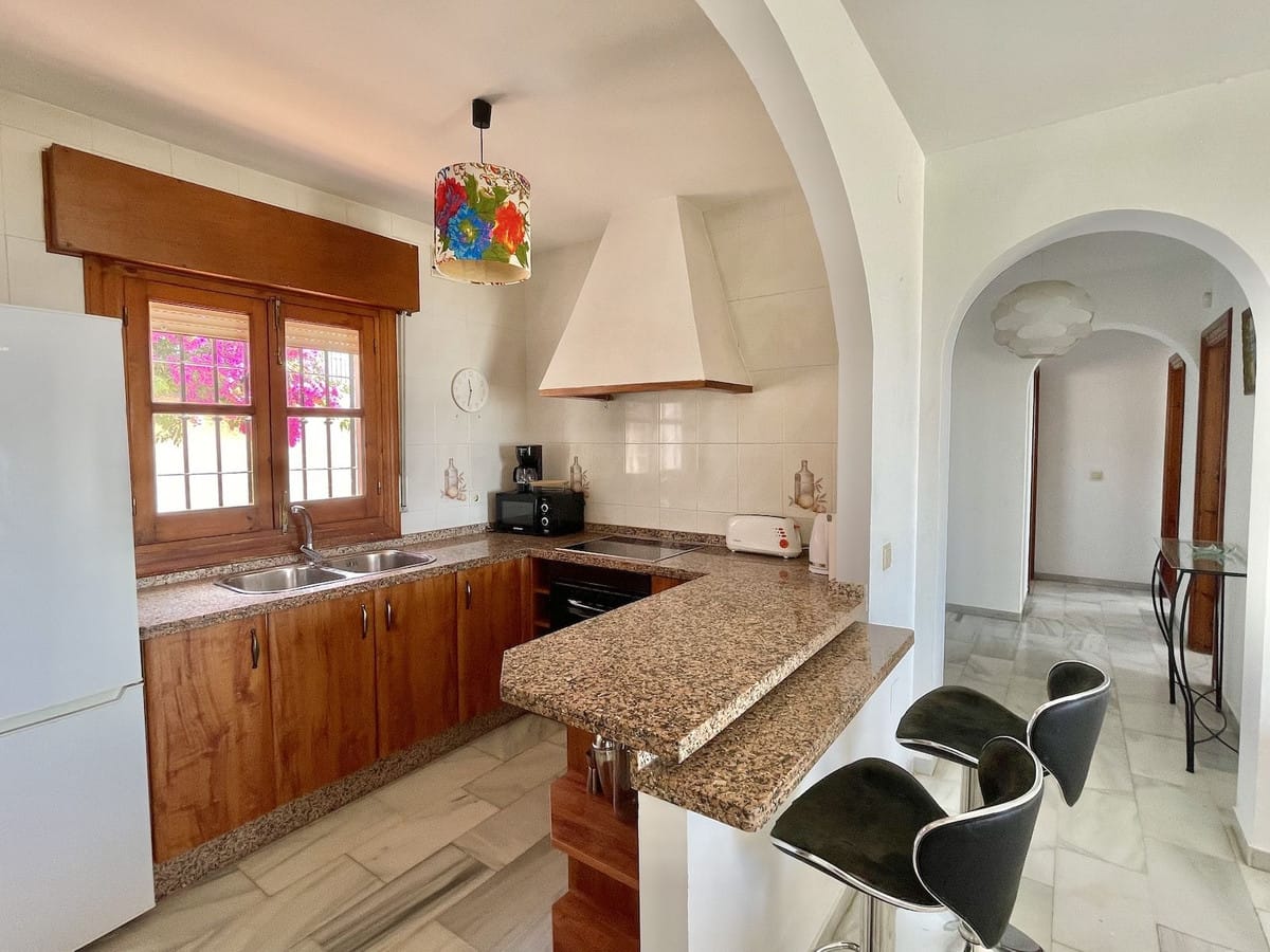 Charmante vrijstaande villa met privézwembad en panoramisch uitzicht in Nerja in Nerja - foto 10