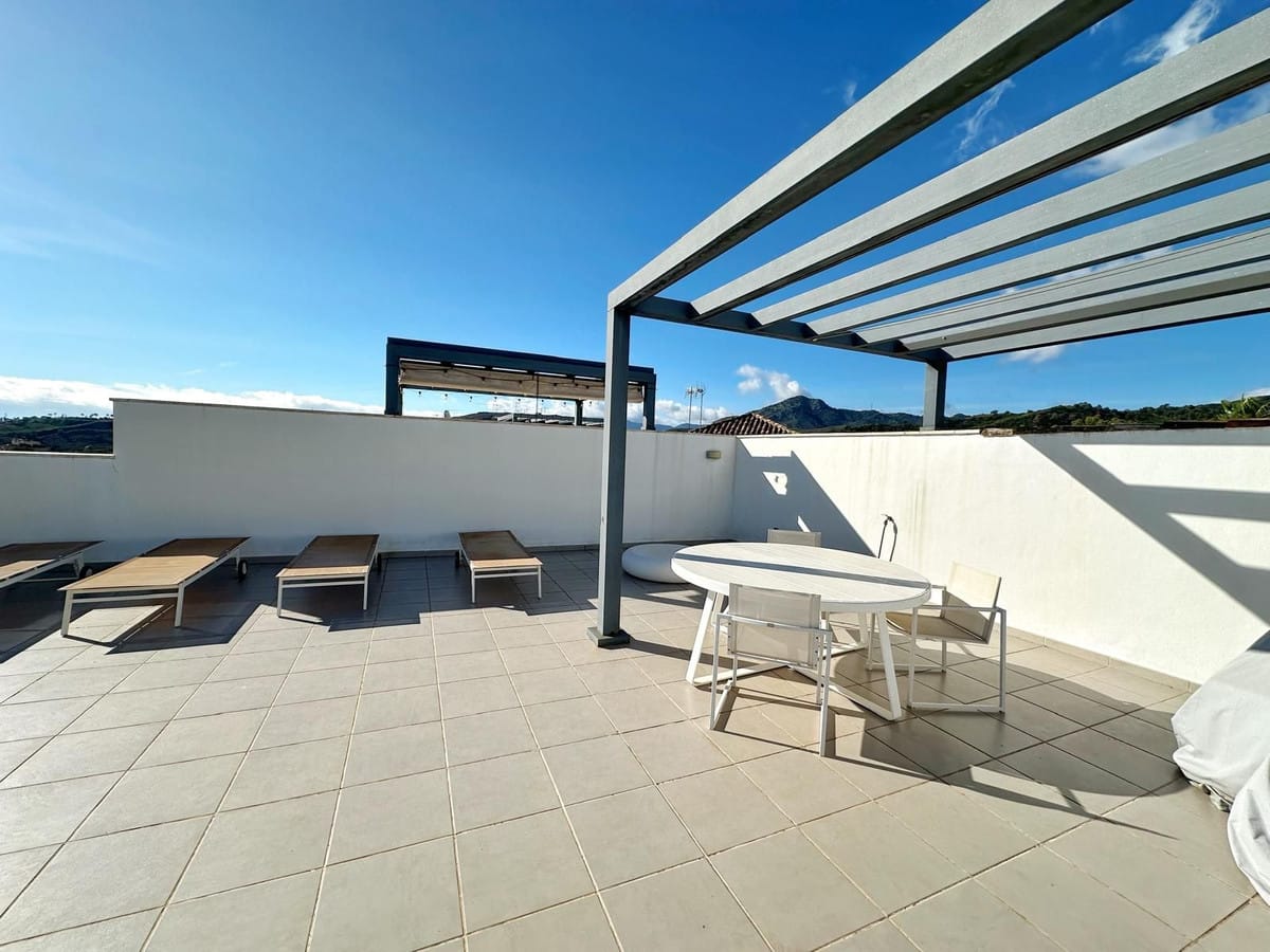 Duplexpenthouse met panoramisch zeezicht in Los Arqueros, Benahavís in Los Arqueros - foto 8