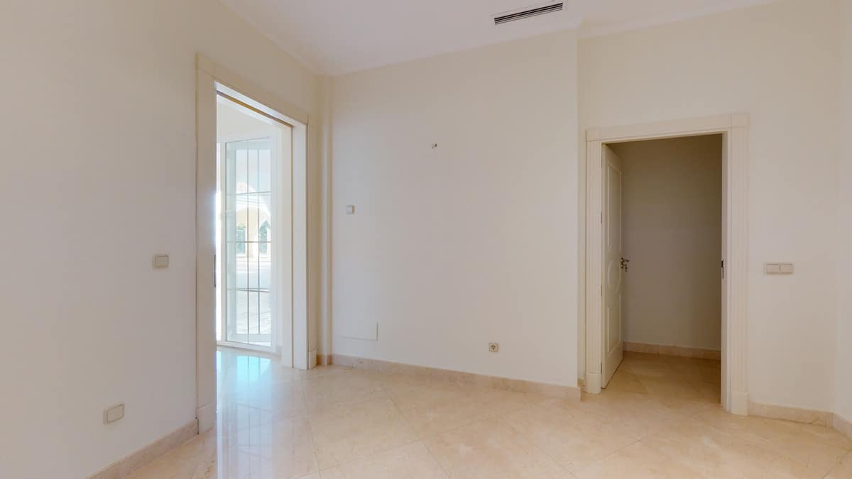 7-slaapkamer villa aan de golfbaan in Los Arqueros in Los Arqueros - foto 12