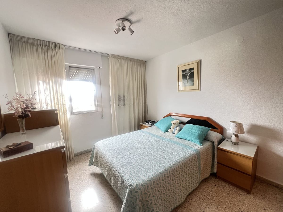 Topverdiepingsappartement met zeezicht in Málaga – 3 slaapkamers in Málaga - foto 15