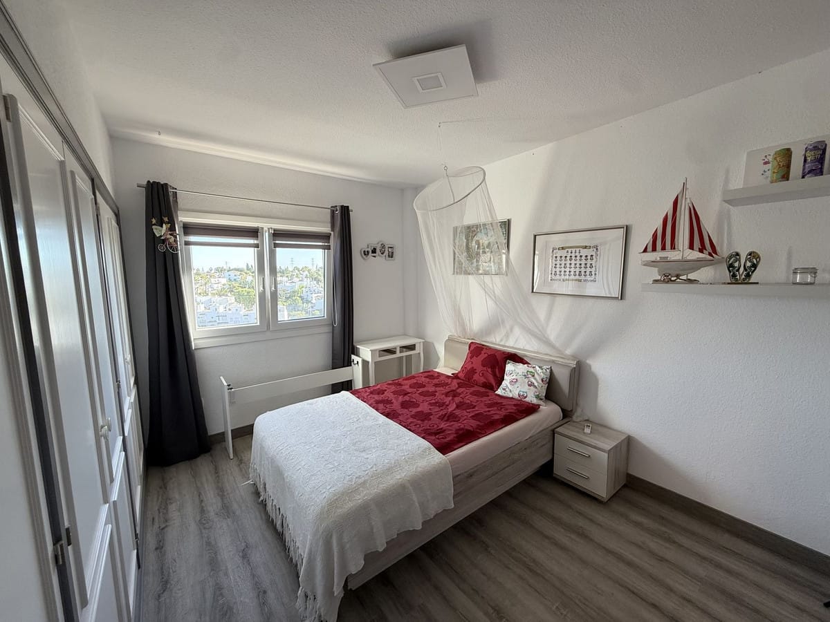 Drie-slaapkamer appartement in Estepona in Estepona - foto 11