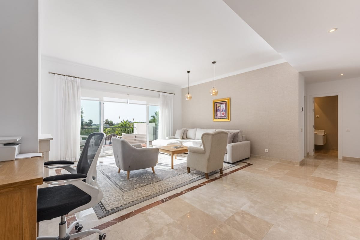 2 bedroom Apartment in Benahavís in Benahavís - foto 4
