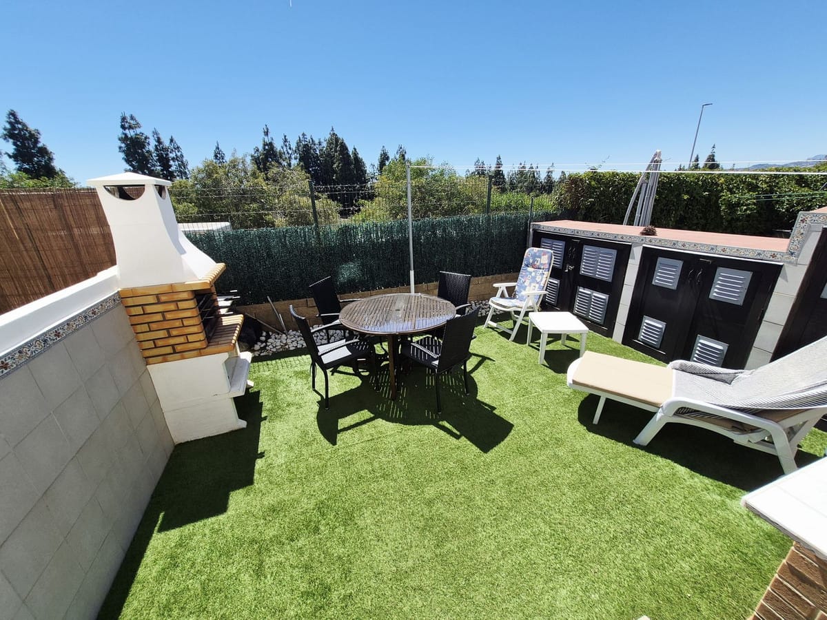 Tussenwoning met 2 slaapkamers in El Chaparral, Málaga in El Chaparral - foto 2