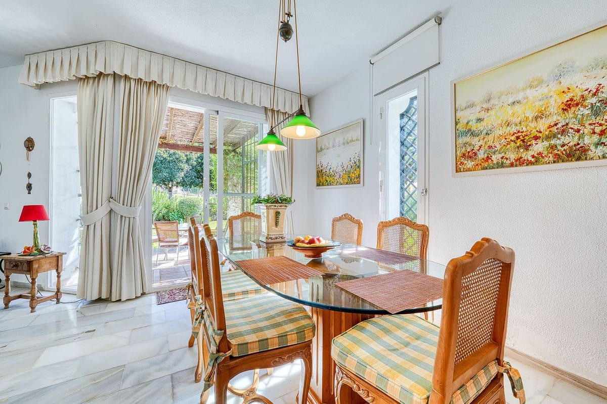 Villa met 4 slaapkamers in Nueva Andalucía, Marbella aan Los Naranjos Golf in Nueva Andalucía - foto 5