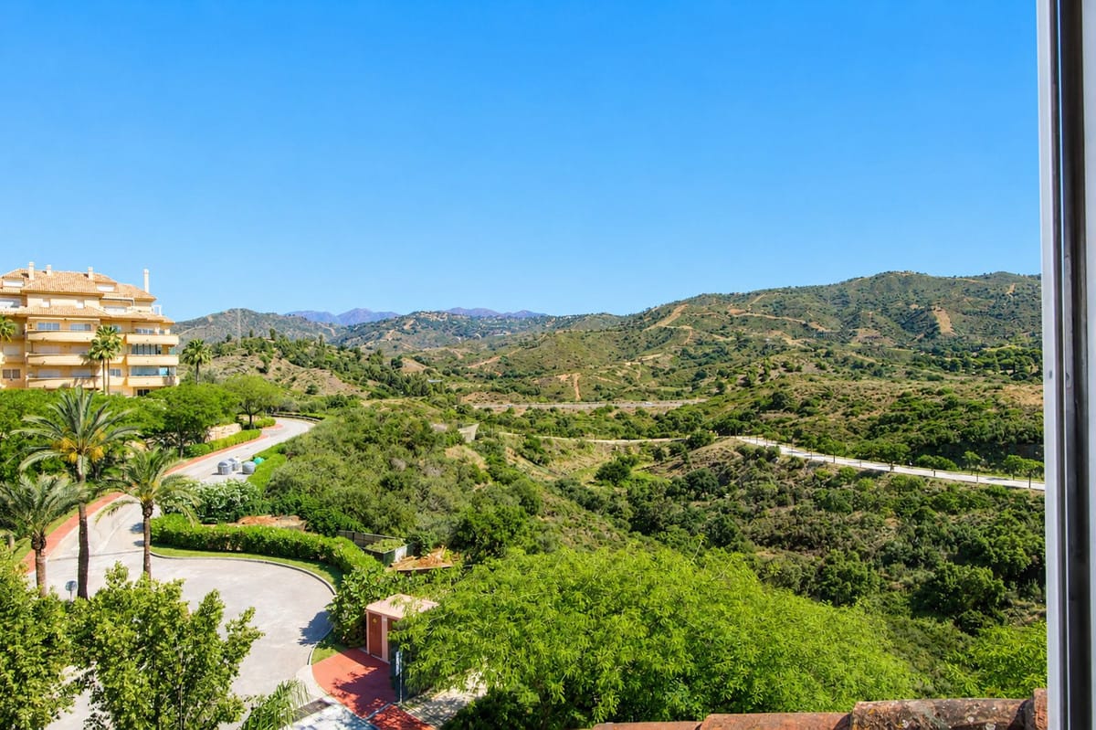Luxueus hoekpenthouse duplex met panoramisch zeezicht in Elviria Hills, Marbella Oost in Elviria - foto 16
