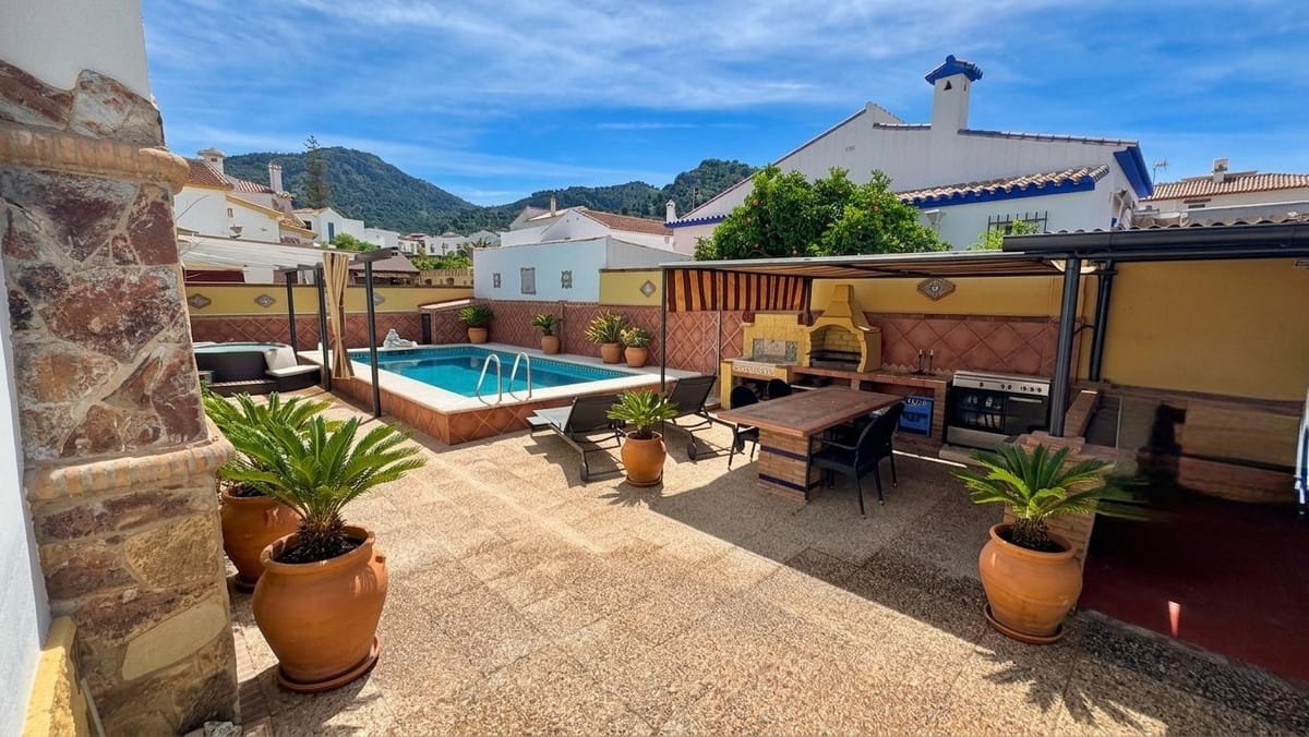 Vrijstaande villa met 5 slaapkamers in Alhaurín de la Torre in Alhaurín de la Torre - foto 3