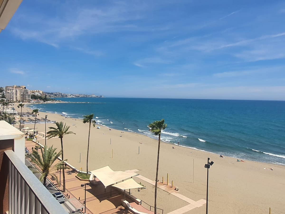 Drie-slaapkamer appartement aan de eerste lijn strand in Fuengirola in Fuengirola - foto 10