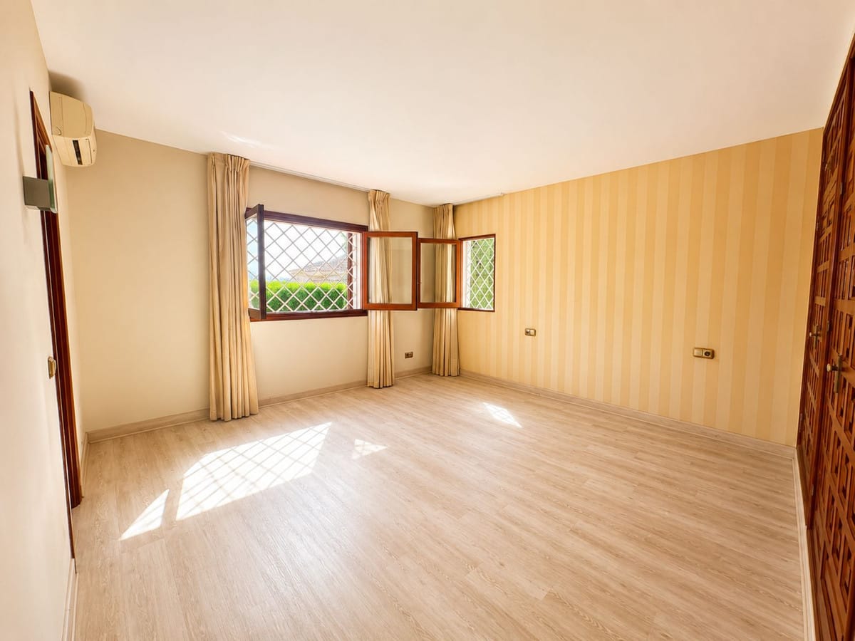 4-slaapkamer villa in Río Real – Los Monteros, Marbella in Río Real - foto 5