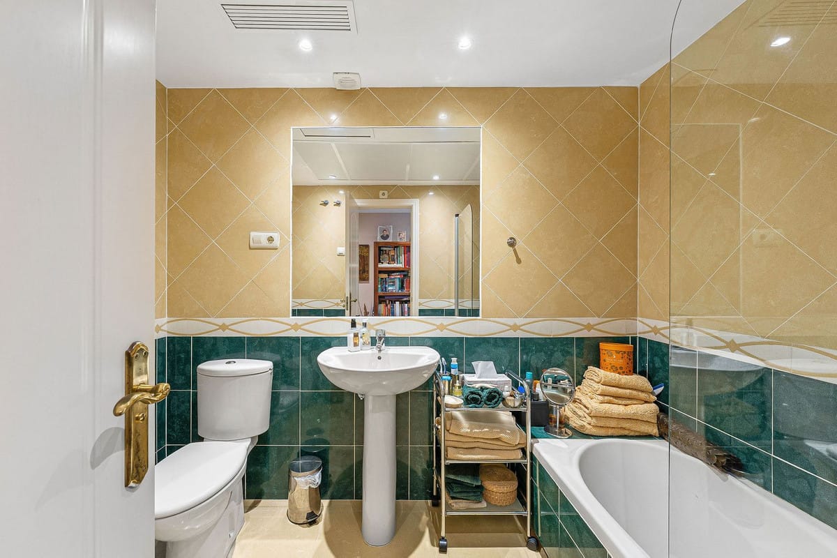 Appartement met twee slaapkamers in Marbella in Marbella - foto 20