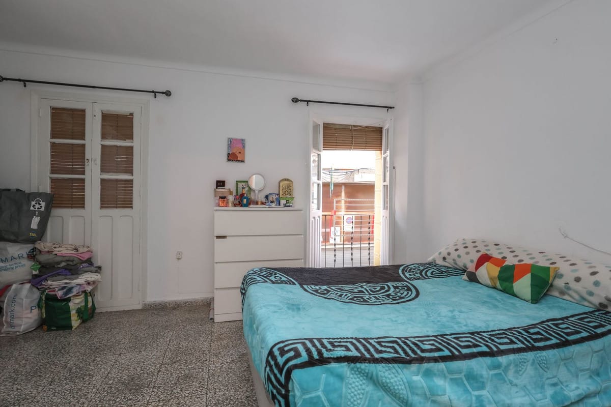 Drie verdiepingen tellende stadswoning met vier slaapkamers in Guaro in Guaro - foto 11