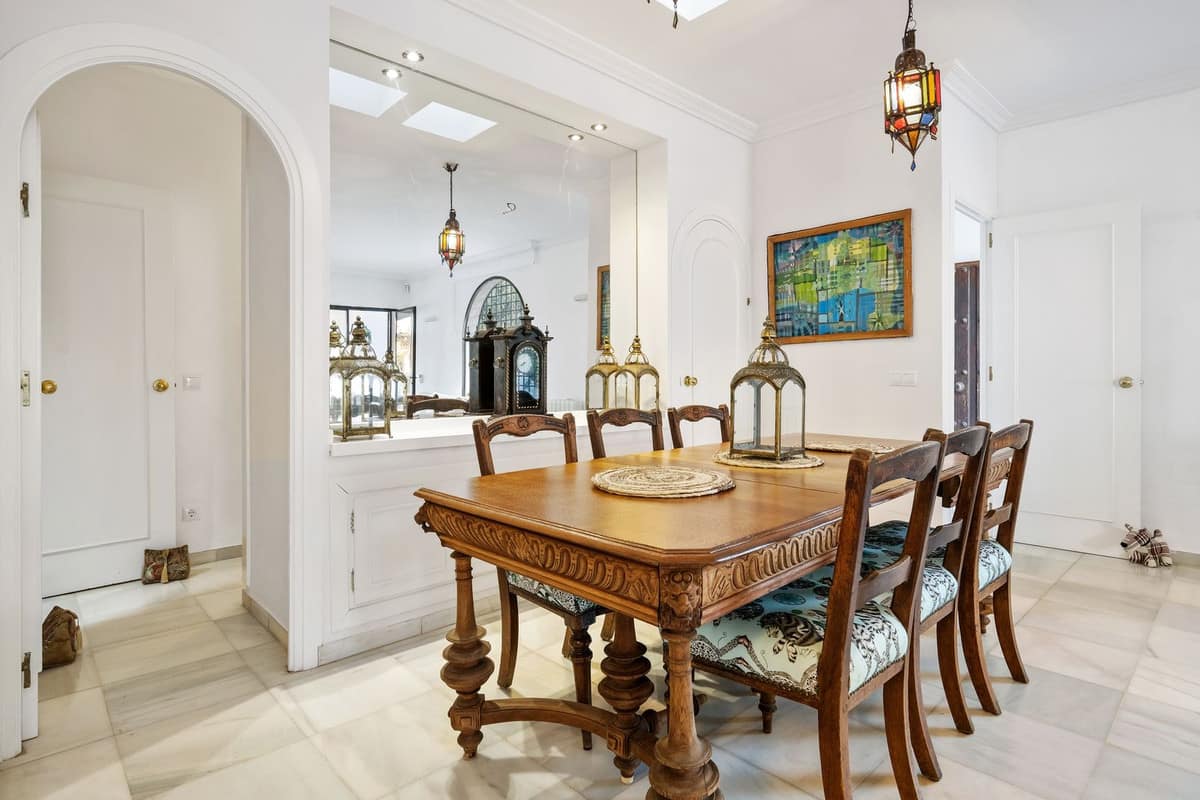 Exclusieve Arabisch-Mediterraanse villa nabij het strand in Cabopino, Marbella in Marbella - foto 12