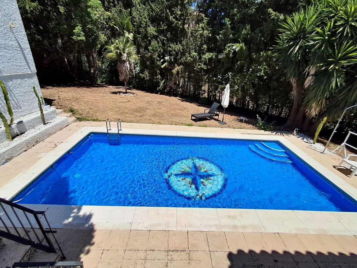 Villa met drie slaapkamers in Calahonda in 36.745261 - foto 13