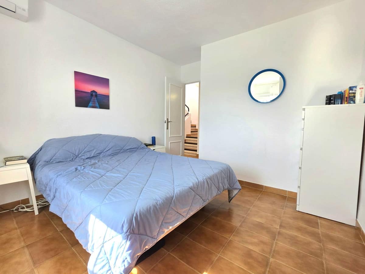 Drie-slaapkamer tussenwoning in Casares Playa in Casares Playa - foto 15