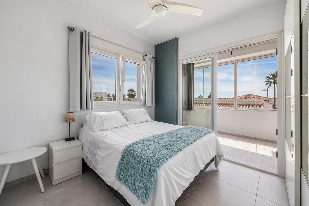 Moderne 3-slaapkamer villa in Estepona op loopafstand van het strand in Estepona - foto 15