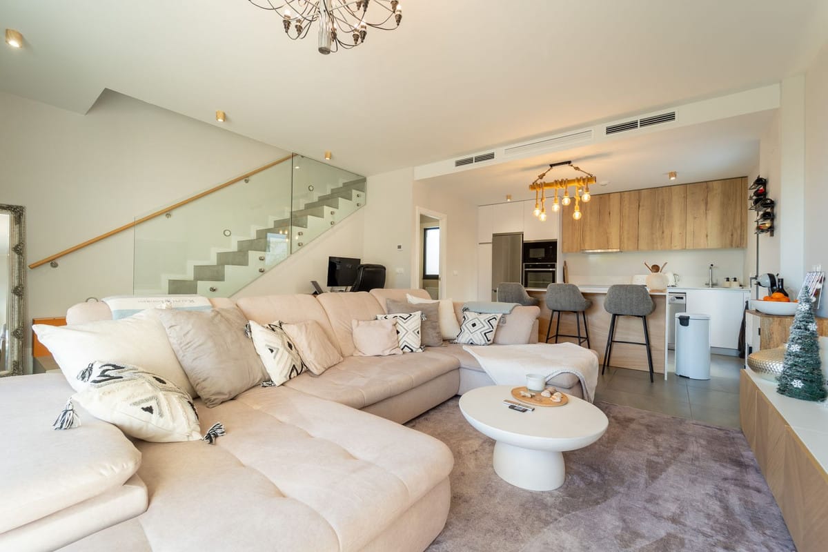 Nieuwe 3-slaapkamer halfvrijstaande villa in Riviera del Sol met zeezicht in Riviera del Sol - foto 8