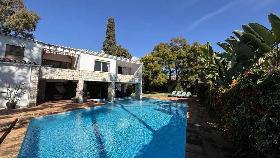 Villa met 4 slaapkamers in Marbella in Marbella - foto 2