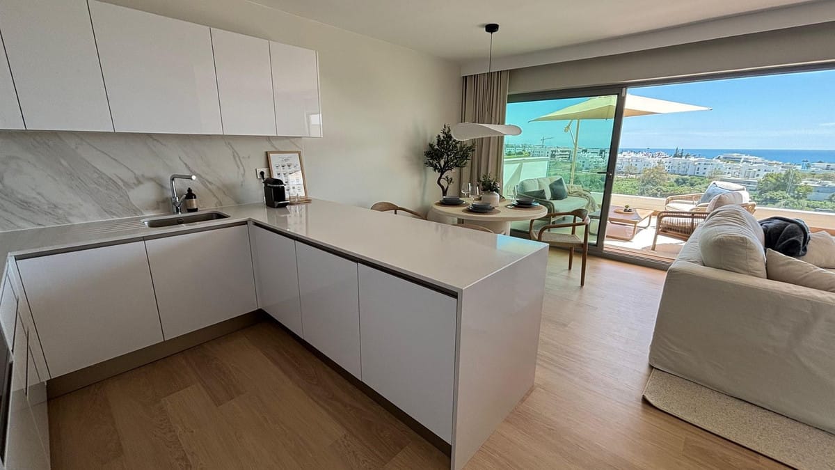 Twee-slaapkamer appartement te koop in Estepona in Estepona - foto 13
