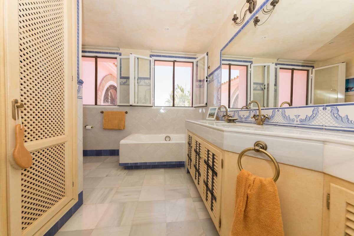 Spectaculaire 5-slaapkamer villa in Benahavís met golf- en zeezichten in Benahavís - foto 17