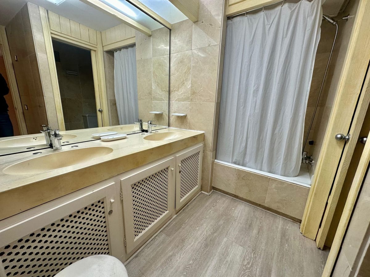 Exclusieve begane grond appartement in Playas del Duque, Puerto Banús – direct aan het strand in Puerto Banús - foto 13