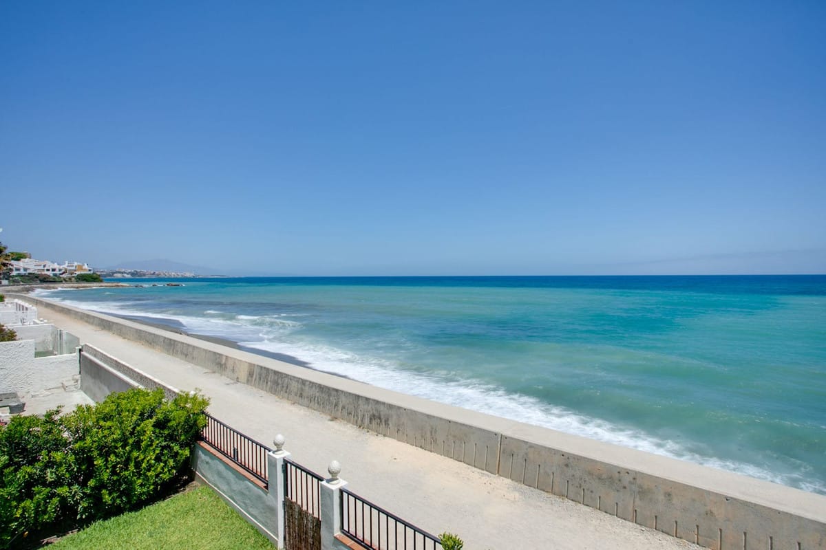 3-slaapkamer villa aan het strand in Estepona in Estepona - foto 2