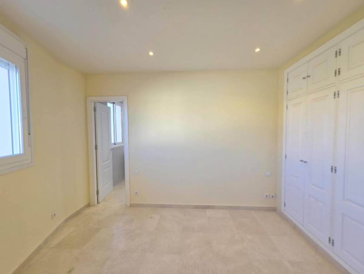 Drie-slaapkamer appartement in La Duquesa (Duquesa Fairways) in La Duquesa - foto 13