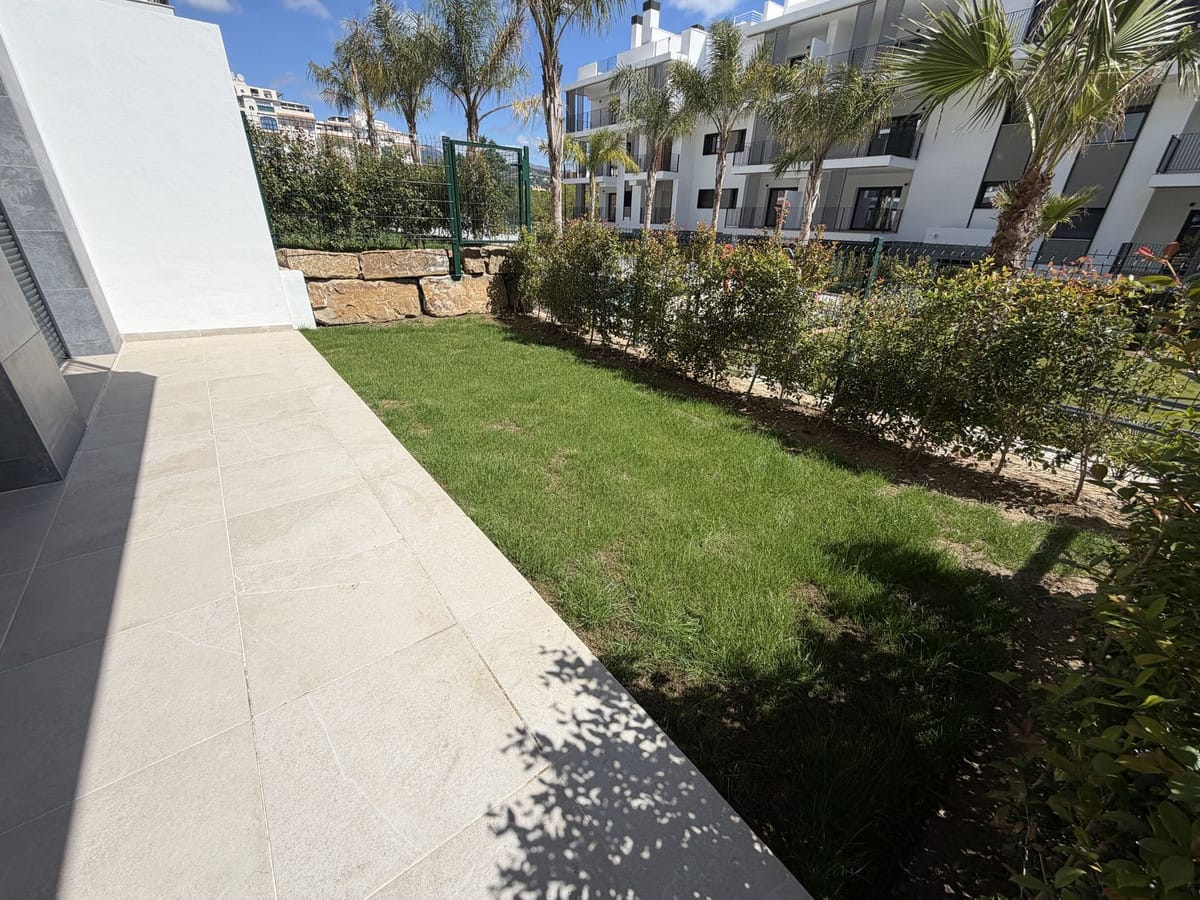 Nieuw 2-slaapkamer appartement in Estepona, op 400 m van het strand in Estepona - foto 18