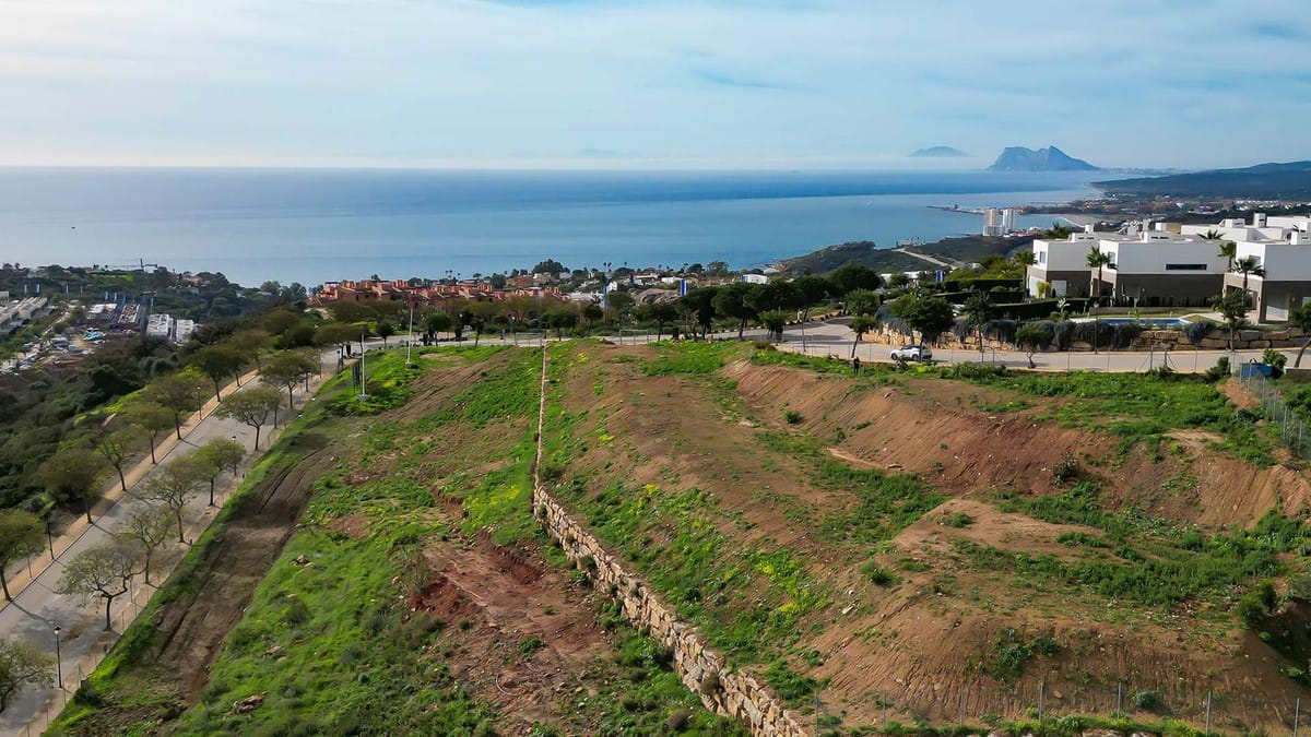 Perceel met project en bouwvergunning inbegrepen in Sotogrande in Sotogrande - foto 7