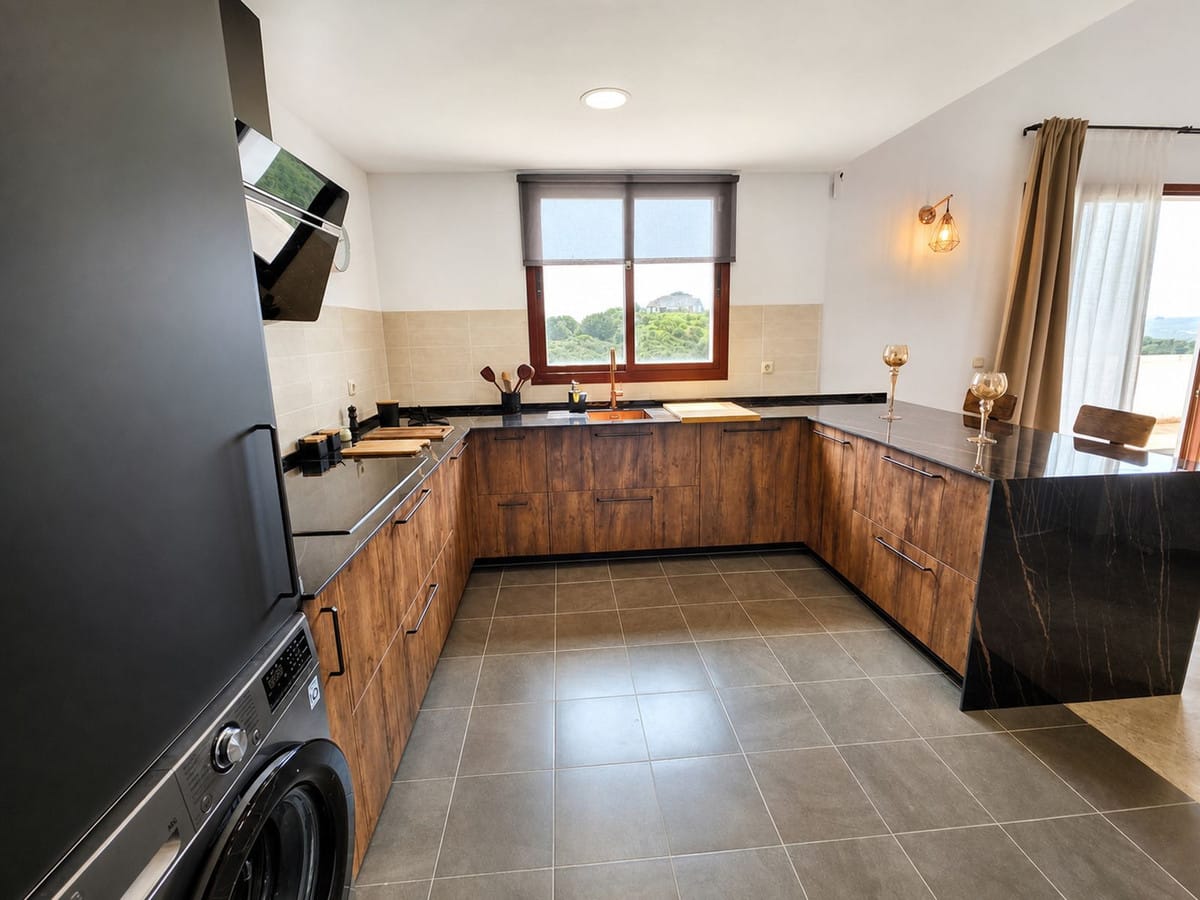 Elegant gerenoveerde rijwoning met panoramisch zeezicht in Doña Julia, Casares Playa in Casares Playa - foto 11