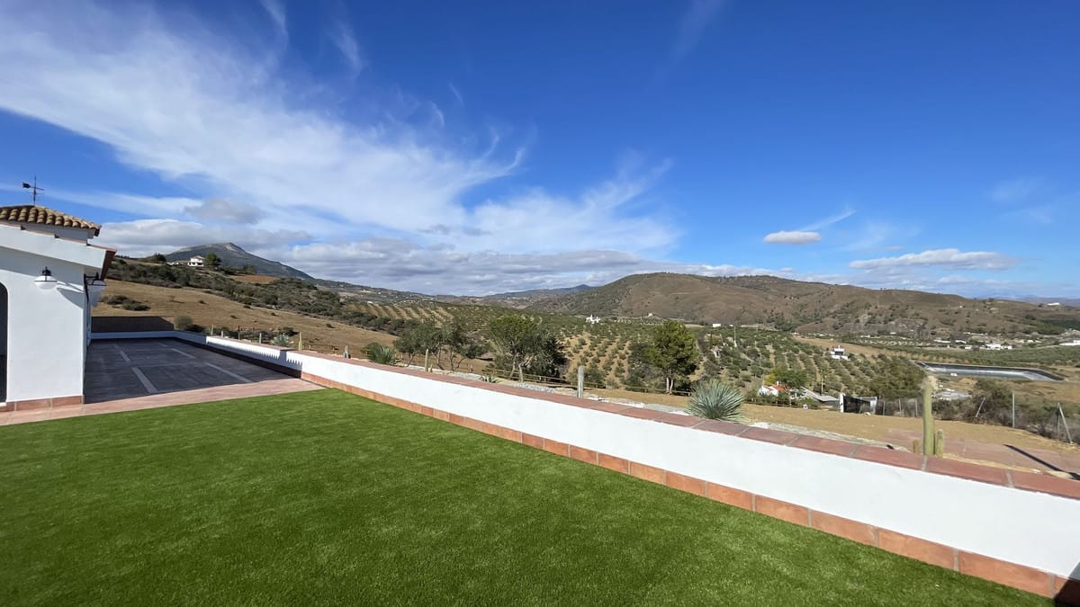 6 bedroom House in Casarabonela in Casarabonela - foto 2