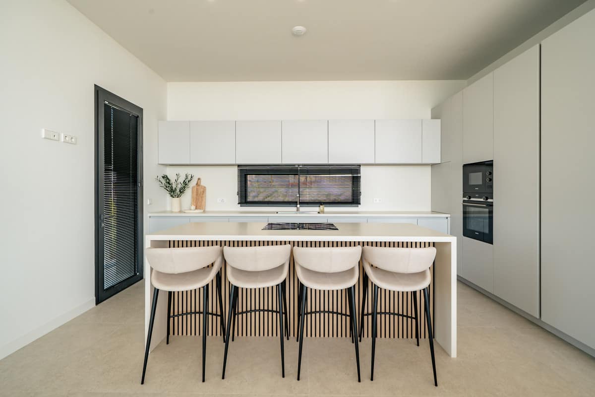 Panoramisch zeezicht: gloednieuwe 3-slaapkamer villa in Benahavís in Benahavís - foto 17